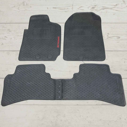 All-Weather Durability: Rubber Car Floor Latex Mats for Kia Stonic