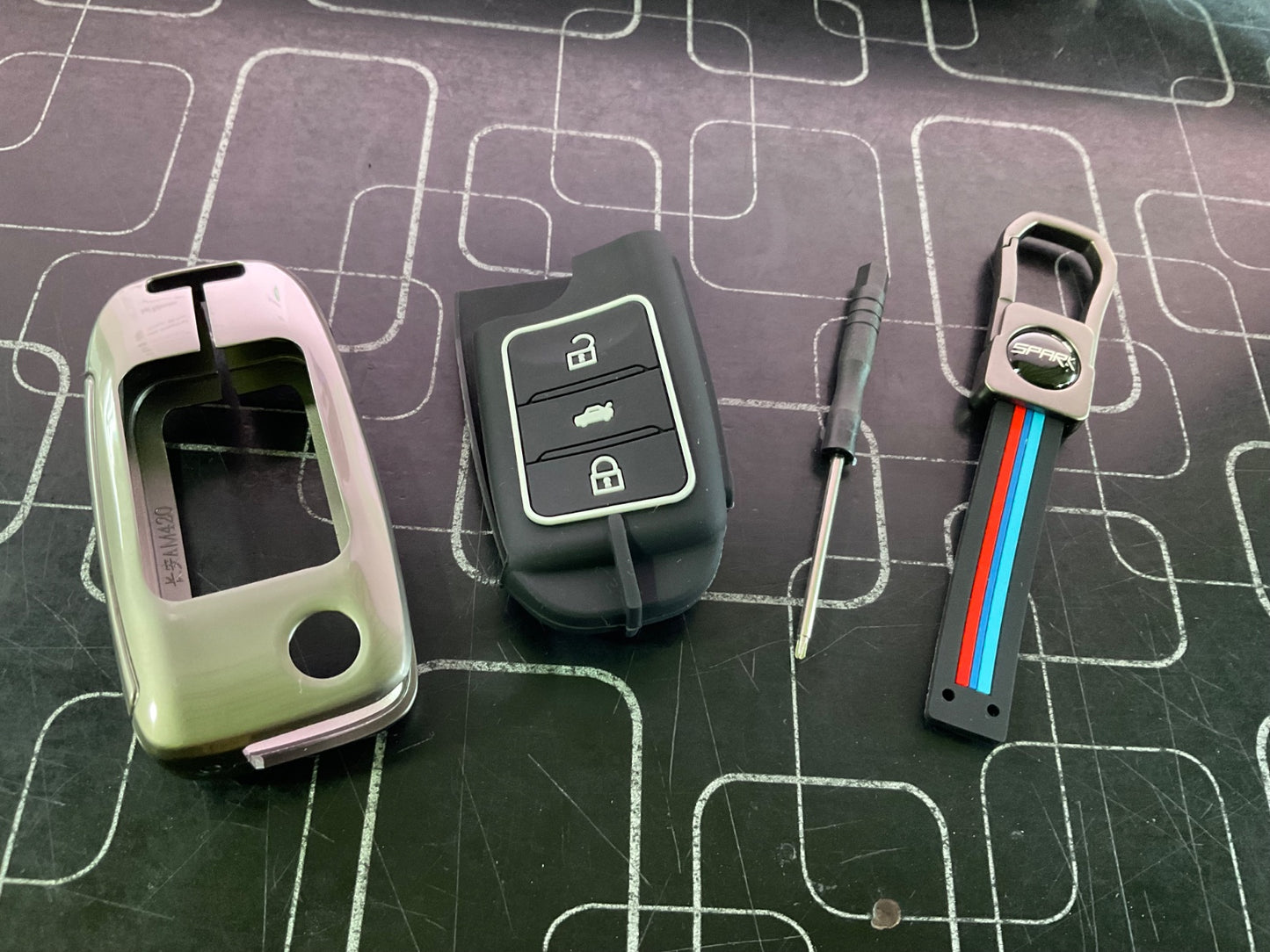 Changan Alsvin metal key cover providing stylish design and durable protection for car keys.