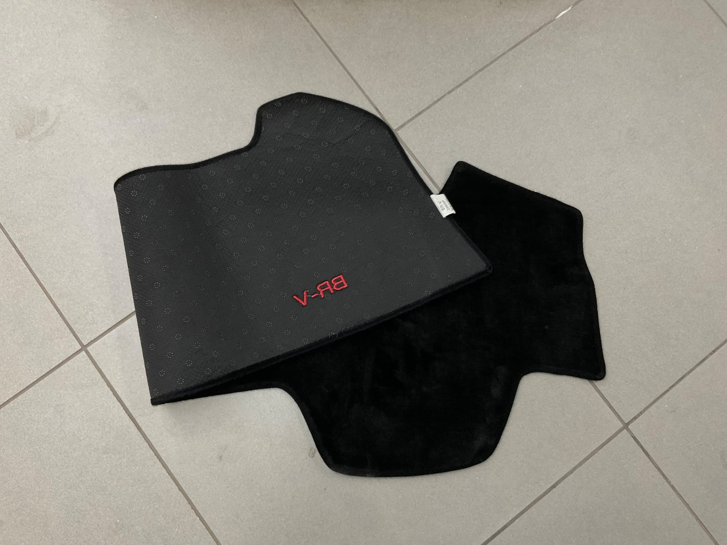 "Custom dashboard carpet mat for Honda BR-V 2016-2021, offering UV protection, heat resistance, and a stylish interior upgrade."
