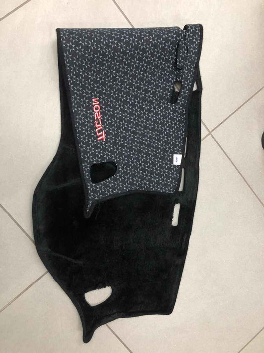 Dashboard Carpet Mat for Hyundai Tucson – Custom Fit, Anti-Glare & Heat-Resistant