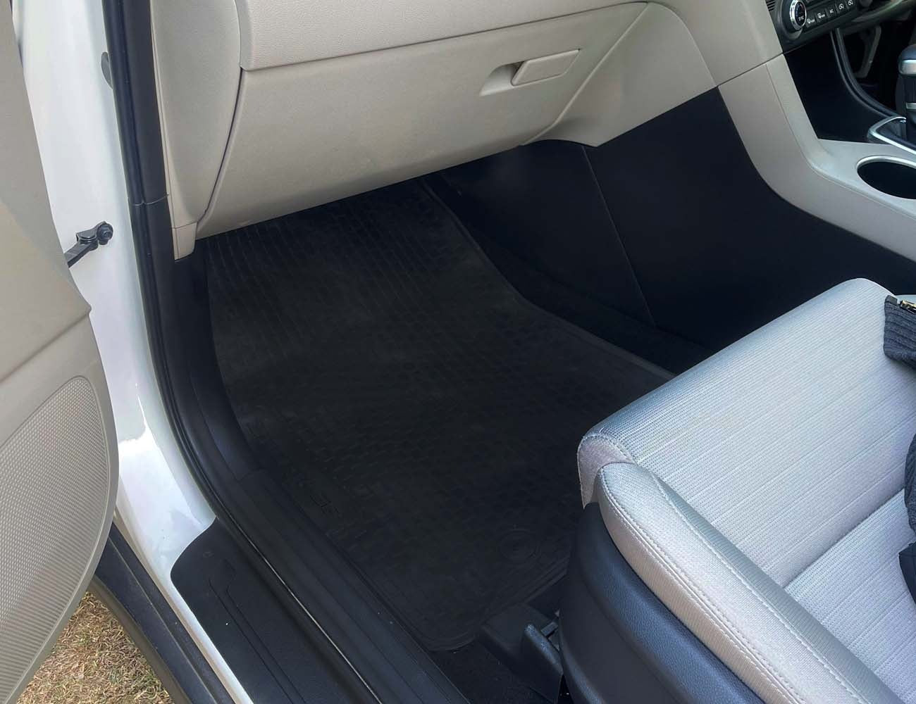 Durable Latex PVC Car Floor Mats for Kia Sportage β Waterproof & Stylish