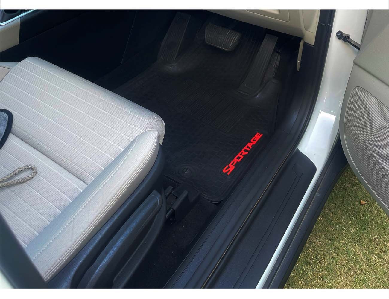 Durable Latex PVC Car Floor Mats for Kia Sportage β Waterproof & Stylish
