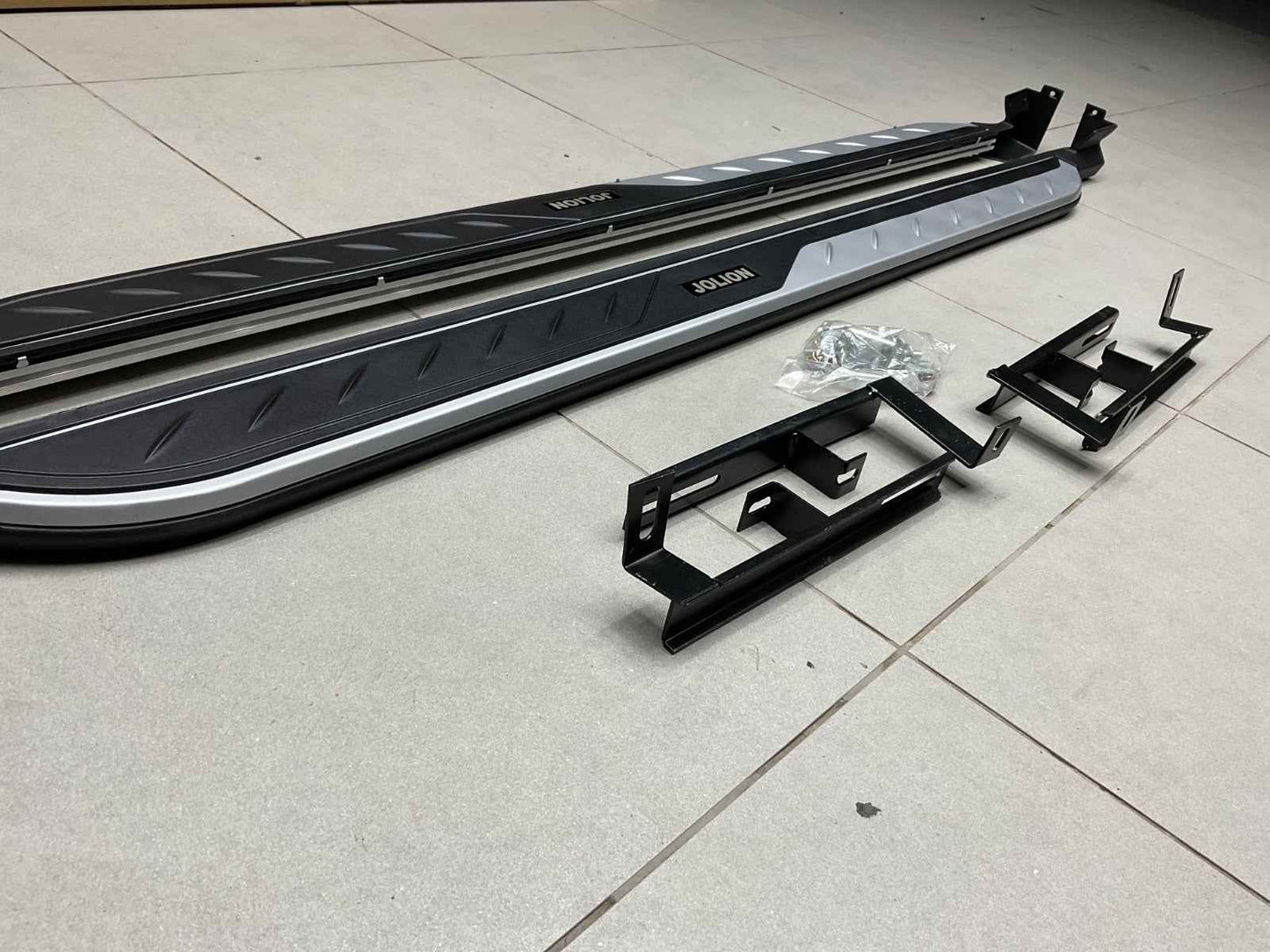 Haval Jolion Side Steps β Premium Running Boards for Comfort & Protection