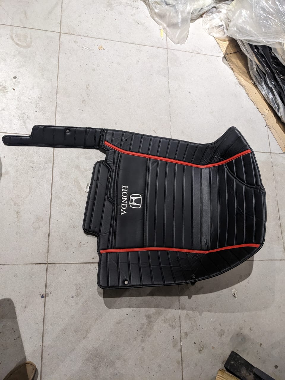 Honda Civic X 7D Floor Mats – High-quality, custom-fit mats for ultimate protection and style in your Honda Civic X.