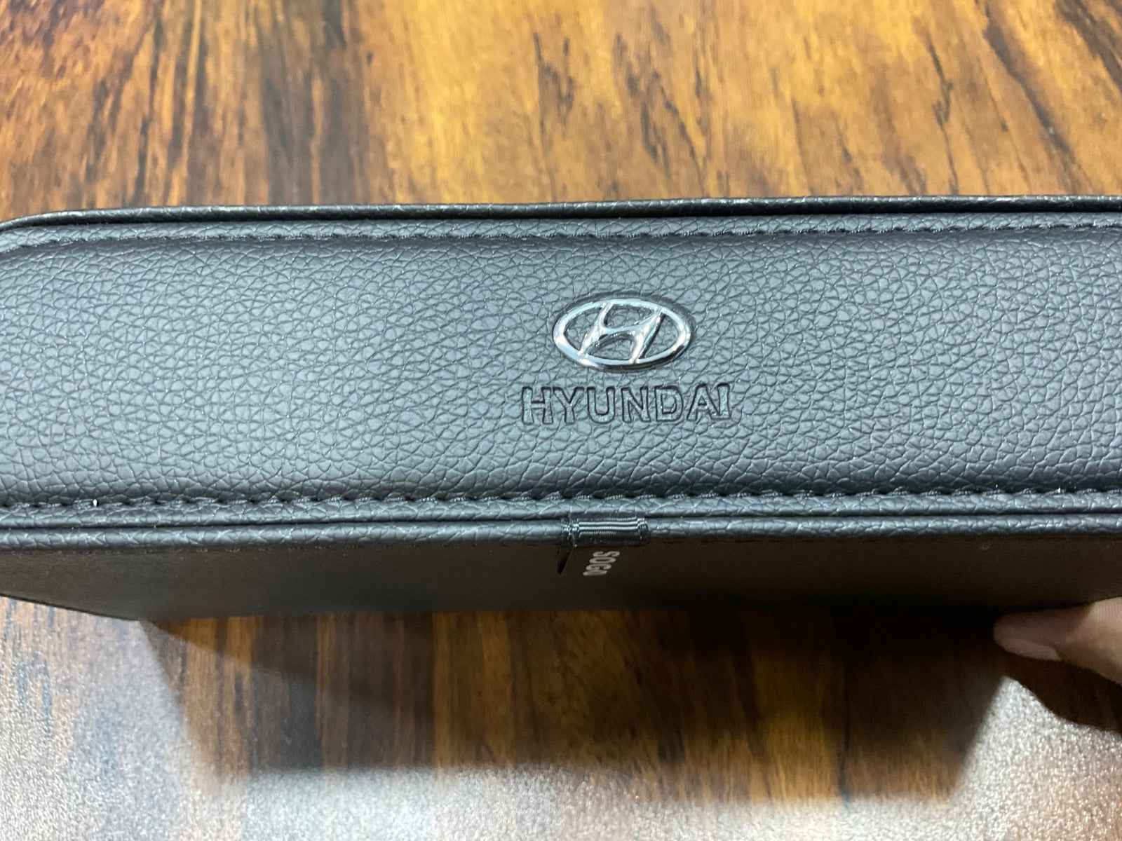 Tissue Box for Hyundai Tucson HEV (2025) – Premium Leather Car Tissue Holder