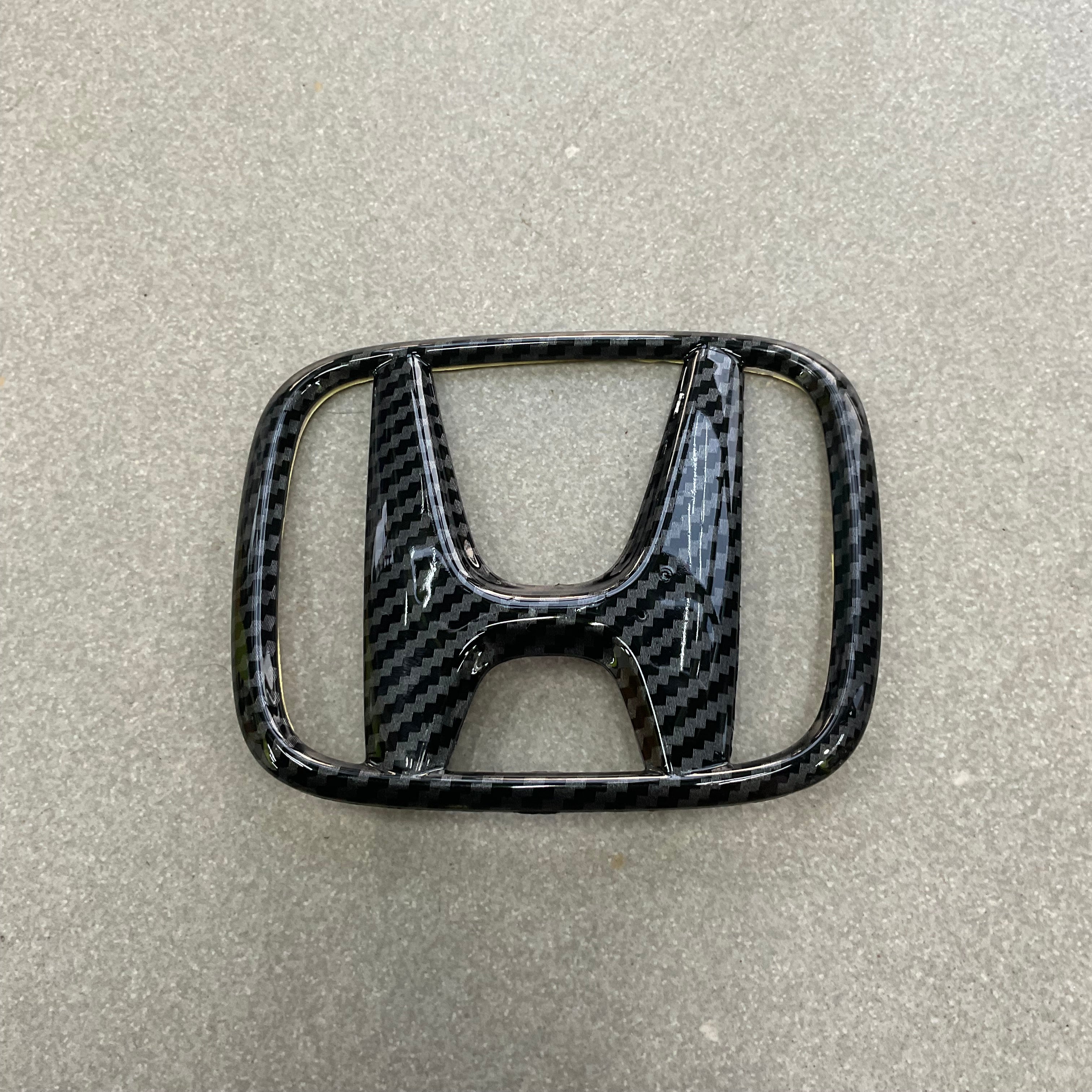 thumbnail interactive-video image 1 of OEM Honda Civic Front Grille Emblem – 2006-2015, Chrome Silver, Self-Adhesive, Like New Used 1 of 3