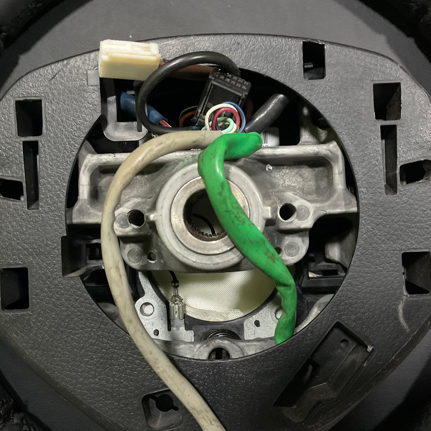 Kabli Steering with Bespoke Steering Cover for New Suzuki Cultus, New Alto, and Wagon R, offering enhanced comfort and style.