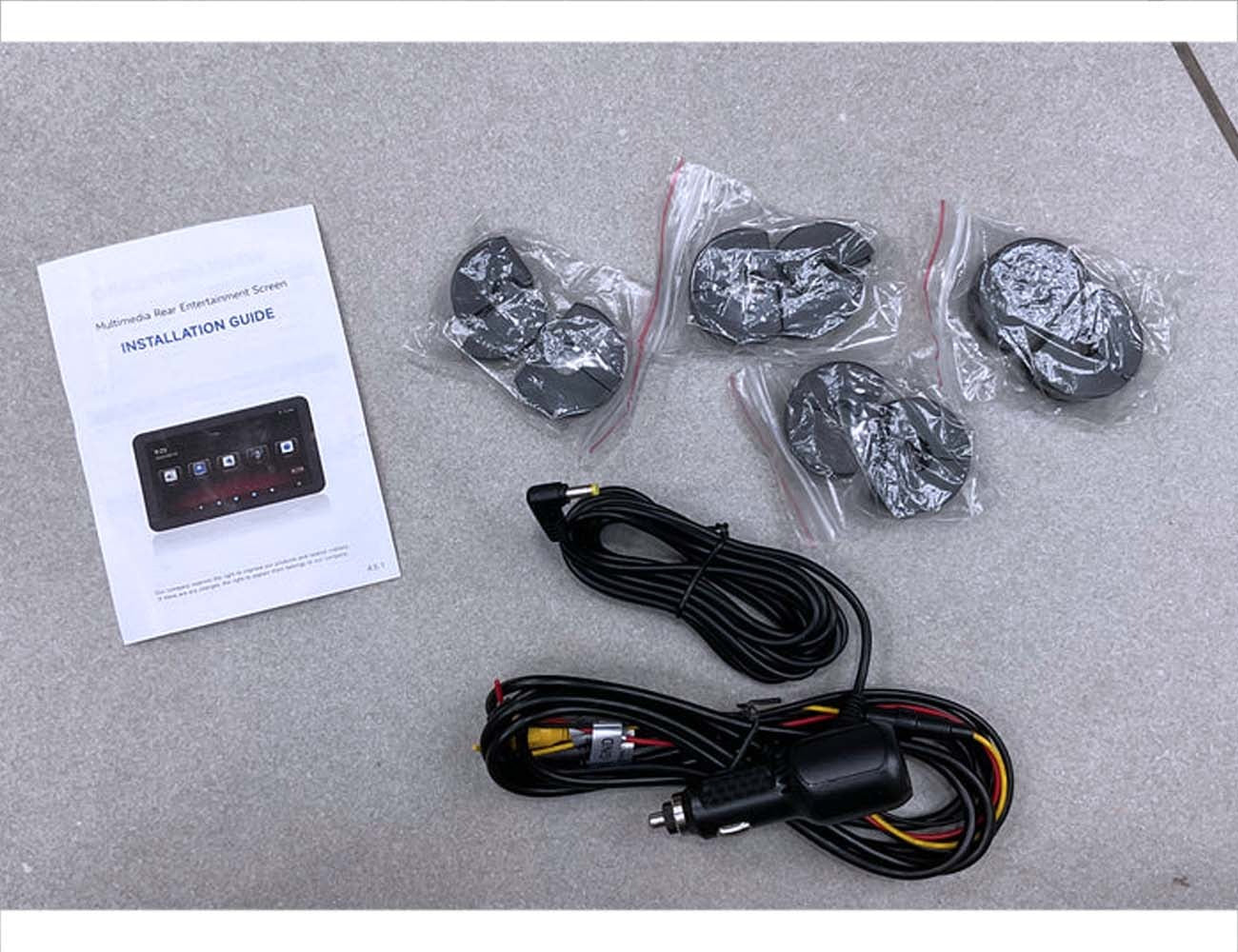 Universal headrest screen multimedia Android panel LCD offering entertainment for both car seats. Ideal for streaming, gaming, and app usage in vehicles.