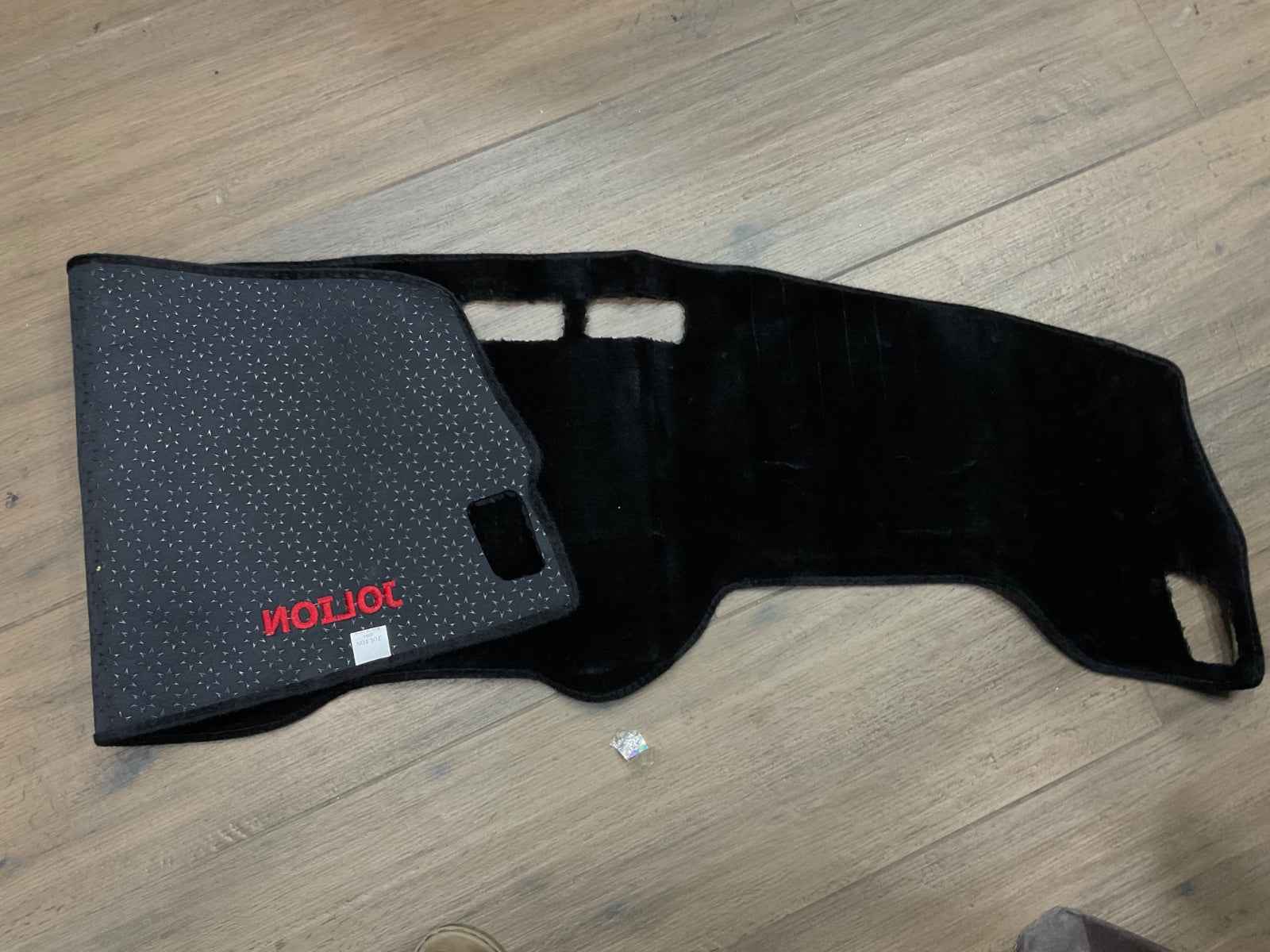 Dashboard Mat Velvet for Haval Jolion 2022-2025 – Premium Protection & Elegant Finish