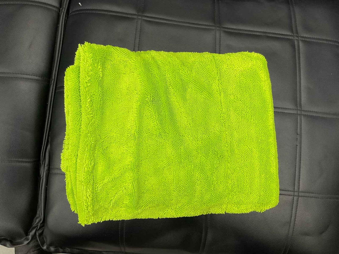 Premium Microfiber Cloth for Car Cleaning | Scratch-Free & Super Absorbent