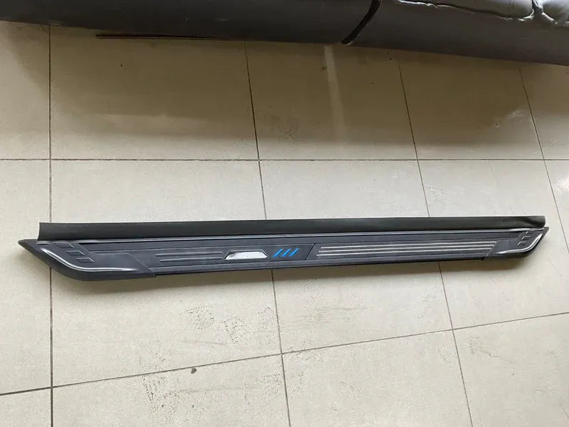 Changan Oshan X7 Side Skirts – Sporty, Durable & Aerodynamic
