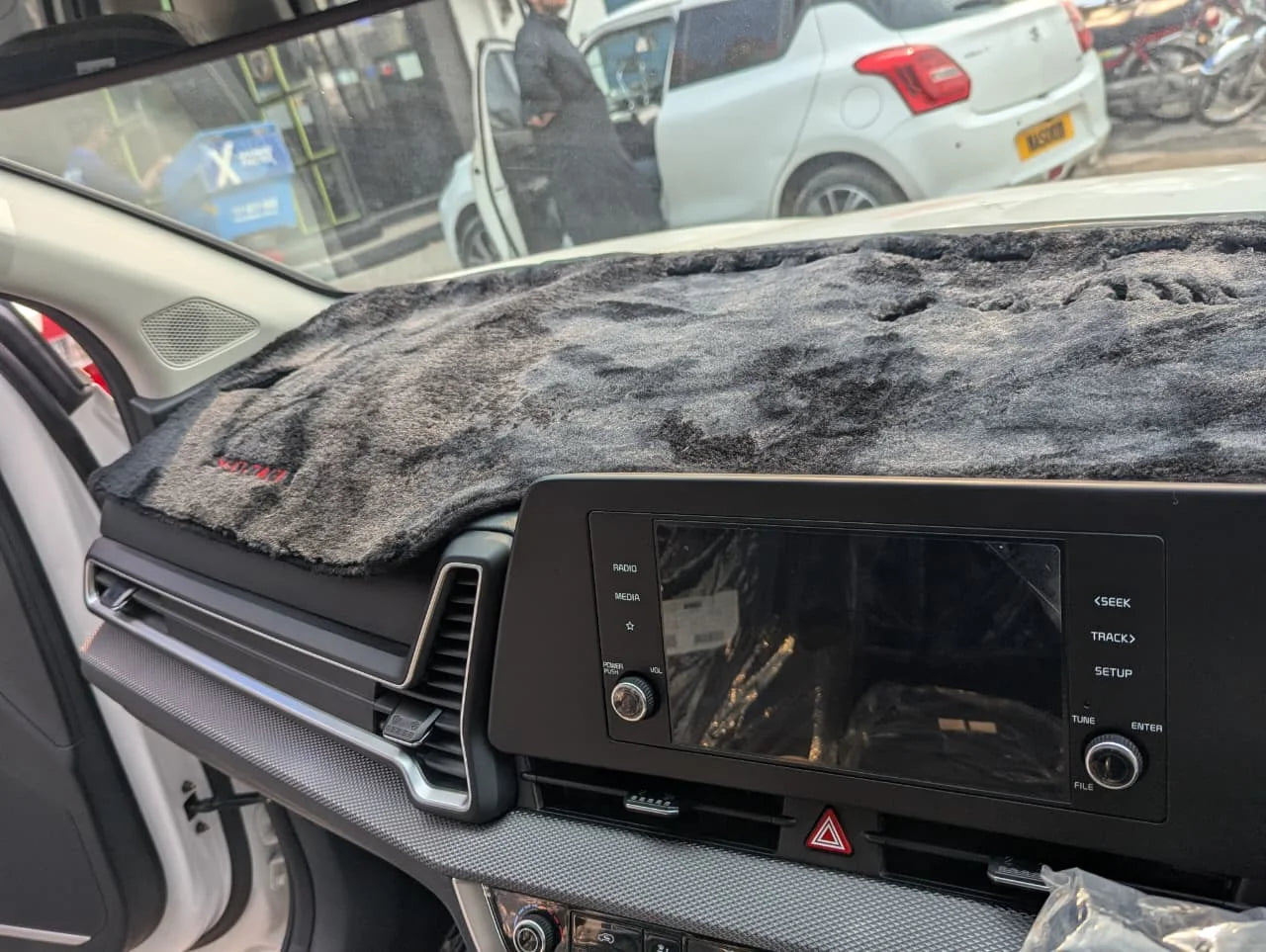 Dashboard Mat for Kia Sportage L HEV 2025-2026 – Premium UV Protection Dash Cover