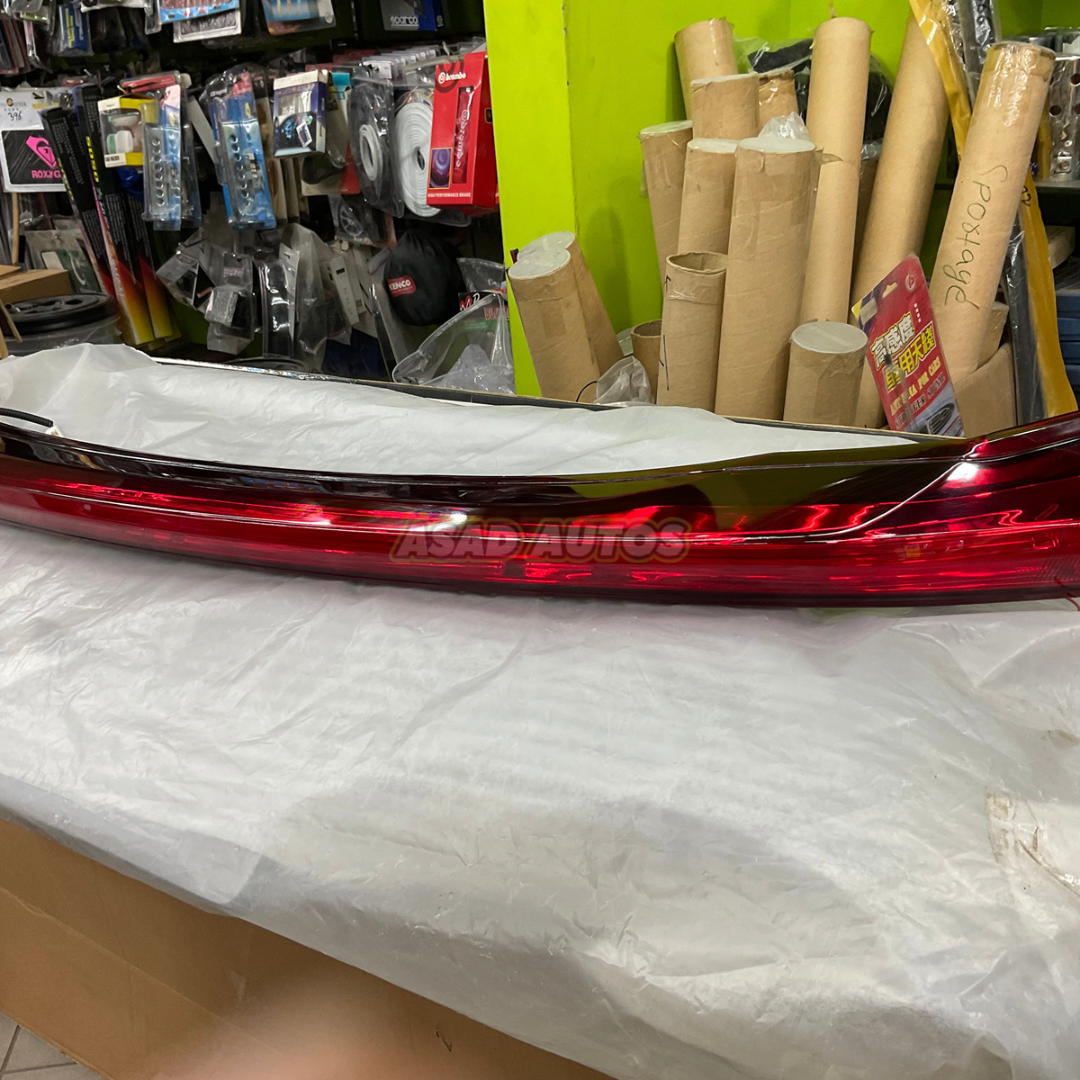 Honda Civic (2016-2020) Trunk Spoiler Long Light – Aerodynamic Design with LED Light
