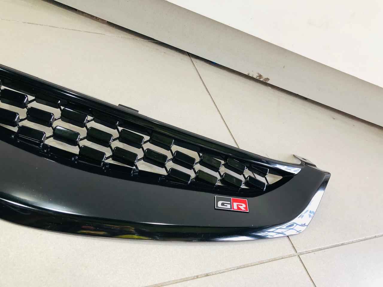 Front Grill for Honda Civic Reborn – Stylish Upgrade for a Bold Front Look