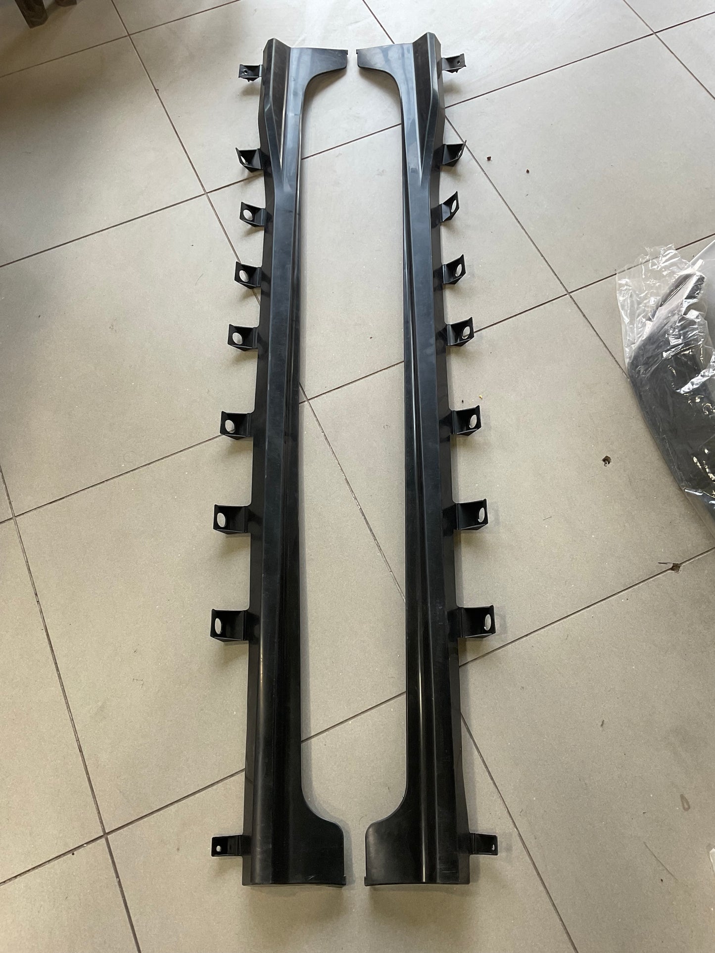 Toyota Yaris Facelift Side Skirts (ABS Plastic)