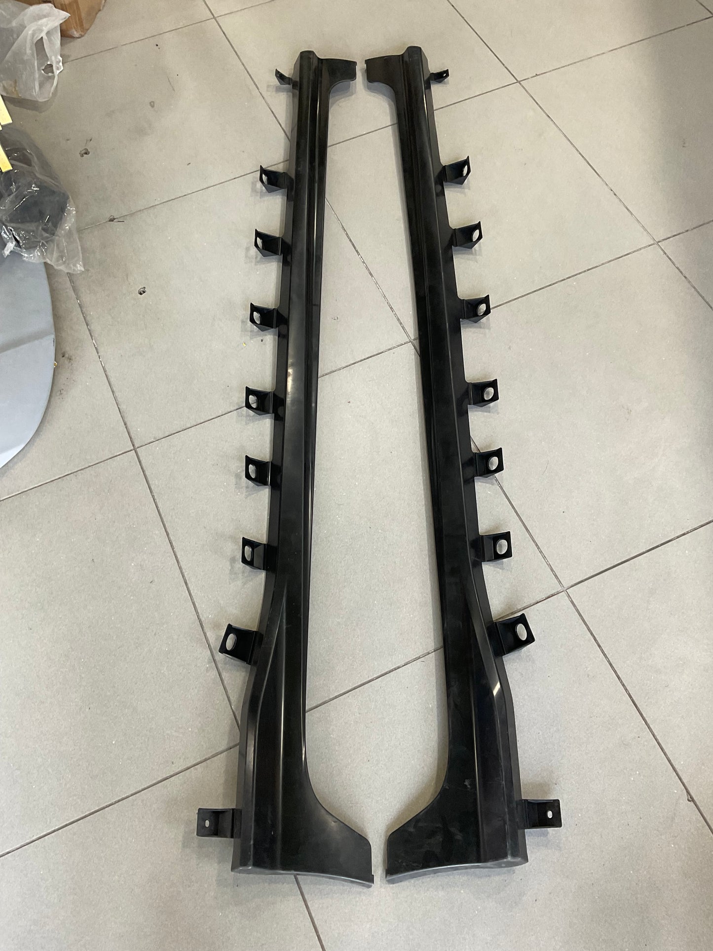 Toyota Yaris Facelift Side Skirts (ABS Plastic)