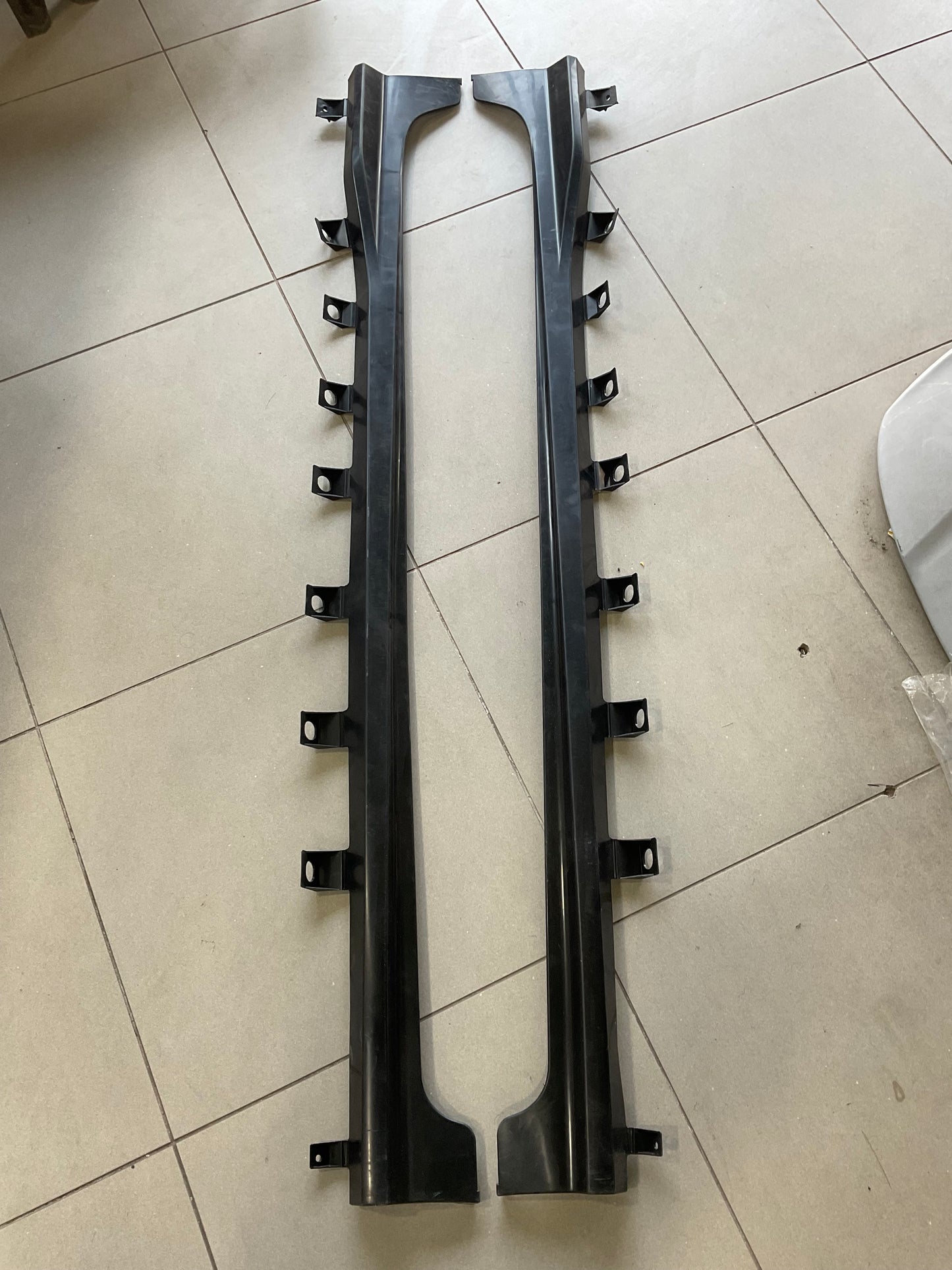 Toyota Yaris Facelift Side Skirts (ABS Plastic)