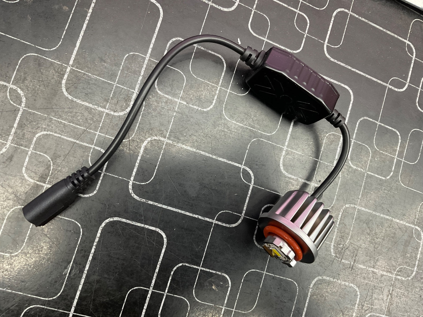 LED Fog Lights Plug & Play Goodyear - 6000K white and 3000K yellow lights for Toyota Japanese vehicles.
