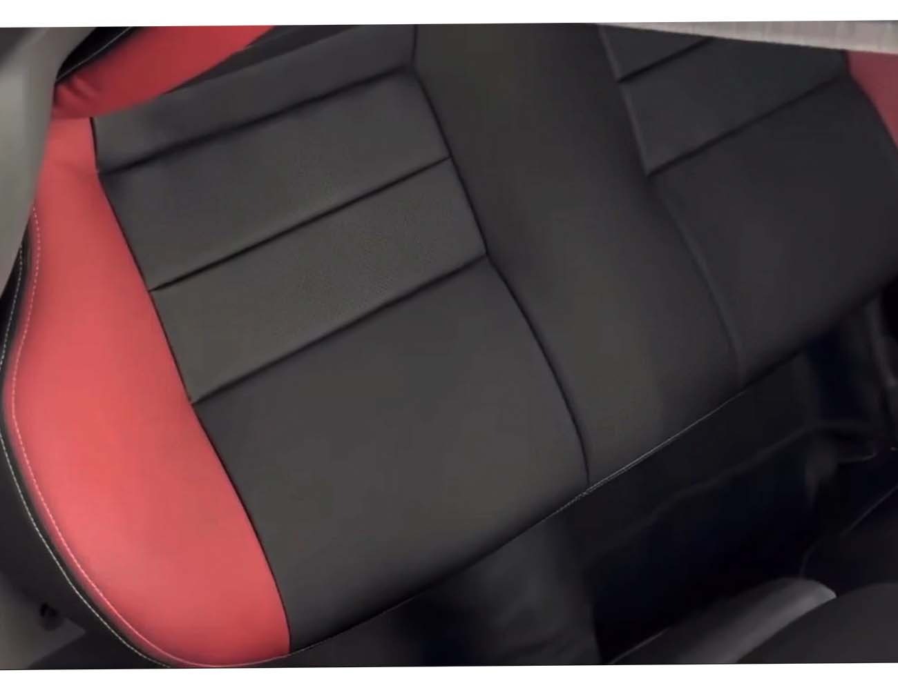 Legender-style bespoke seat covers for Suzuki Cultus 2000-2017, crafted from fully synthetic fabric for comfort and durability.