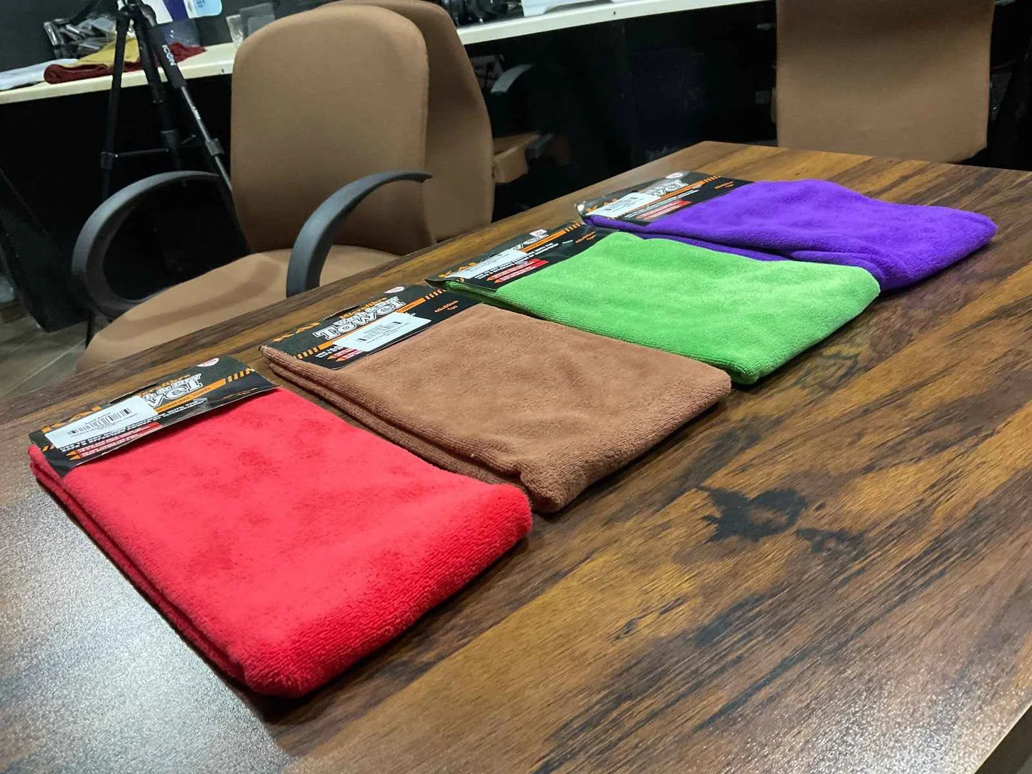 Microfiber Cloths Supreme Combo Deal – Pack of 4 (Red, Grey, Green, Purple)