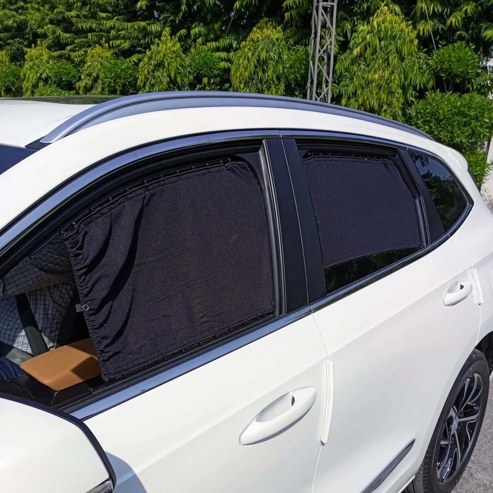 QuikSlide Sliders Railing Curtains for Haval Jolion 2021-2023 – Premium sun protection and privacy shades, custom-fit for your vehicle. Blocks harmful UV rays, reduces heat, and enhances interior comfort.