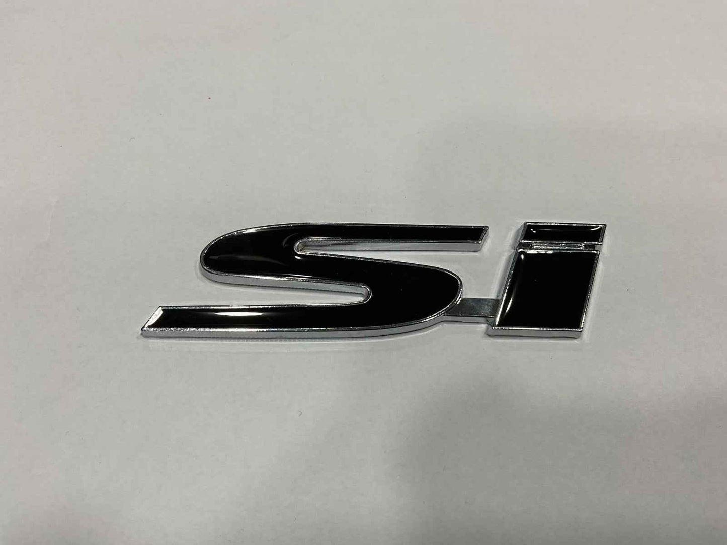 Si Emblem Badge – Sport Injected Logo for Cars (Universal Monogram)