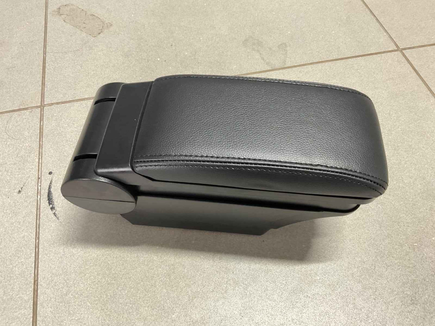 Sogo arm rest for Suzuki Alto 2014-2026 – includes USB charging port,