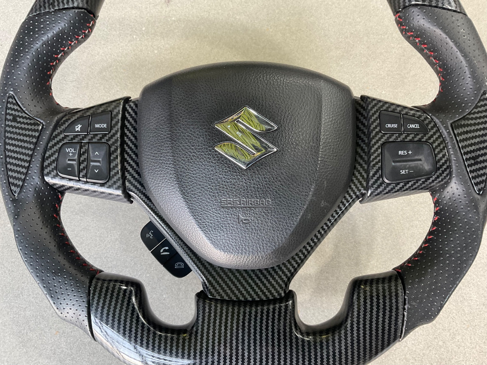 Suzuki Cultus 2018-2025 Carbon Fiber Multimedia Steering – Sporty & Functional