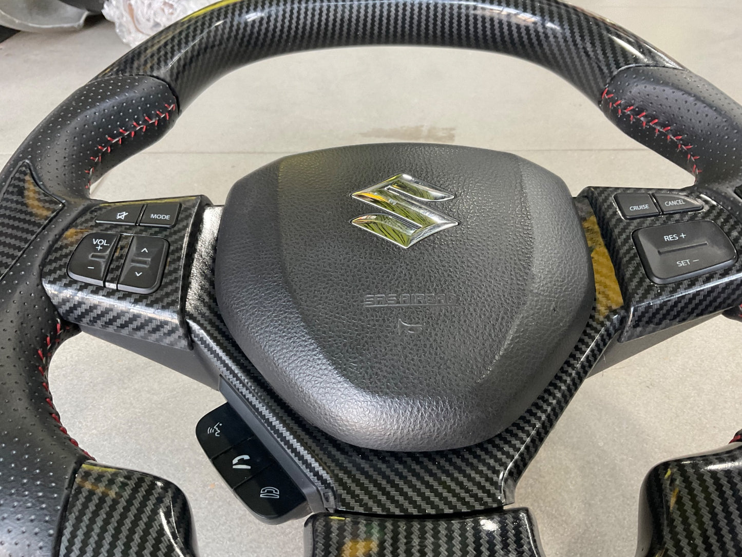 Suzuki Cultus 2018-2025 Carbon Fiber Multimedia Steering – Sporty & Functional