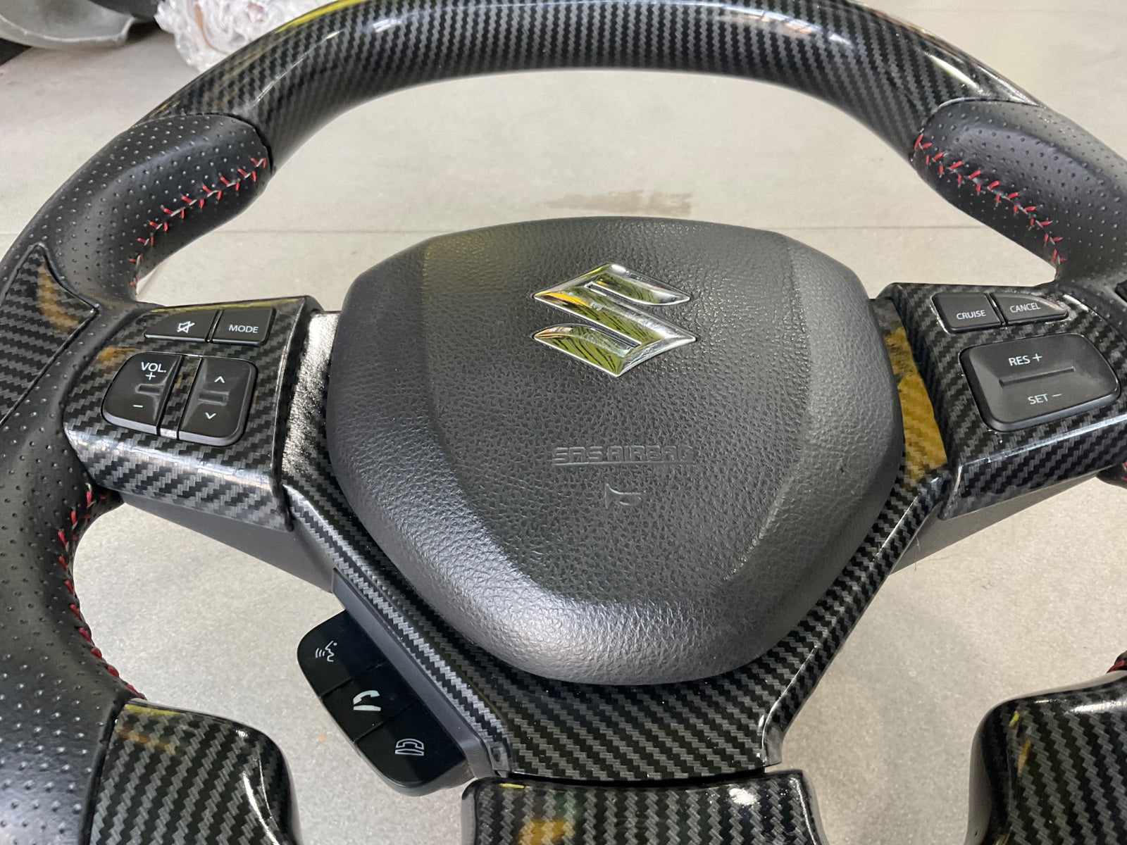 Suzuki Cultus 2018-2025 Carbon Fiber Multimedia Steering – Sporty & Functional
