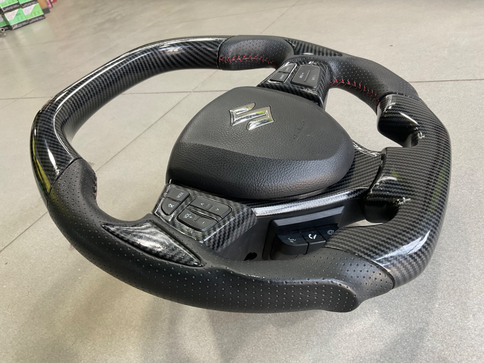 Suzuki Cultus 2018-2025 Carbon Fiber Multimedia Steering – Sporty & Functional