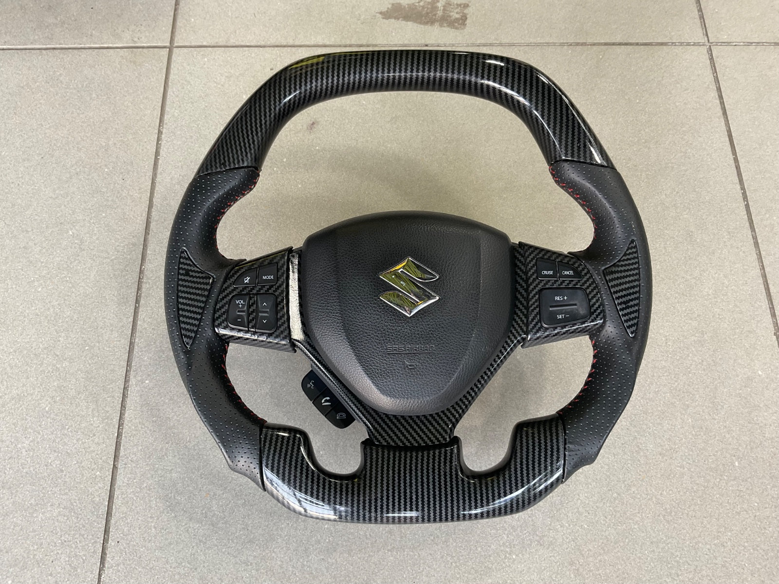 Suzuki Cultus 2018-2025 Carbon Fiber Multimedia Steering – Sporty & Functional