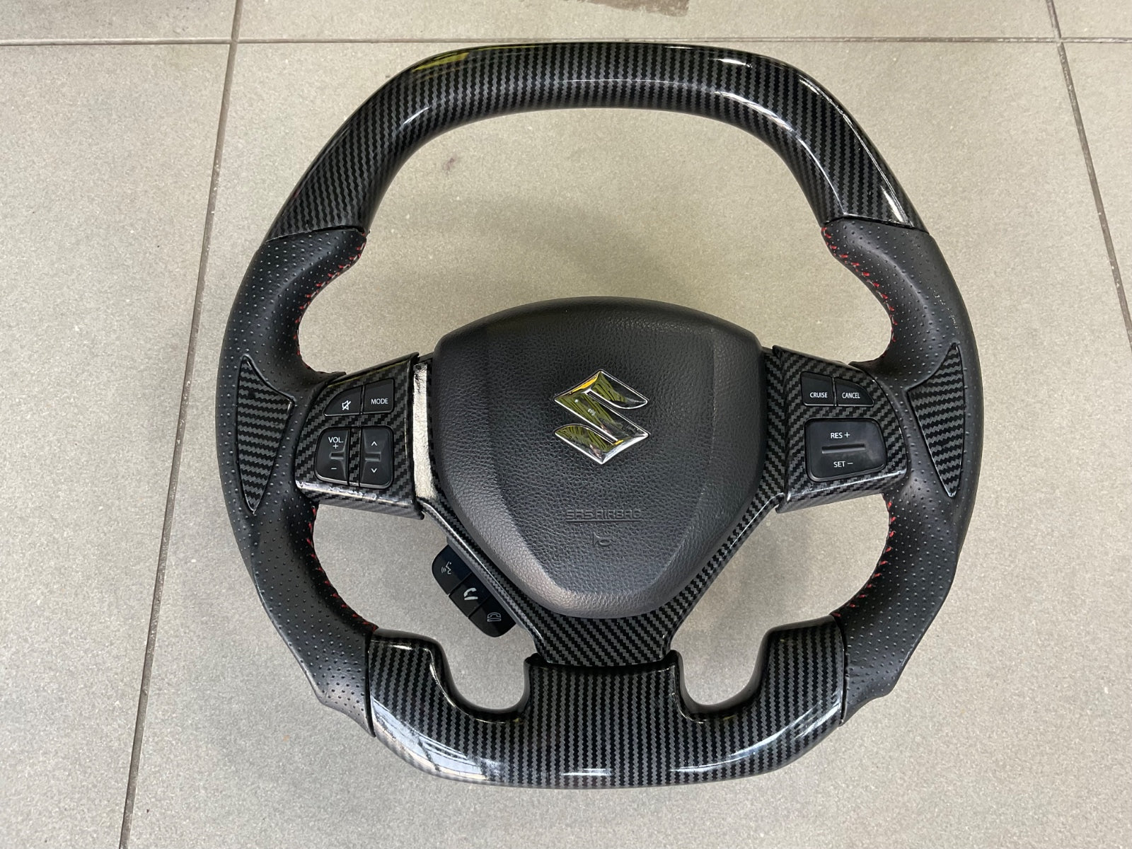 Suzuki Cultus 2018-2025 Carbon Fiber Multimedia Steering – Sporty & Functional