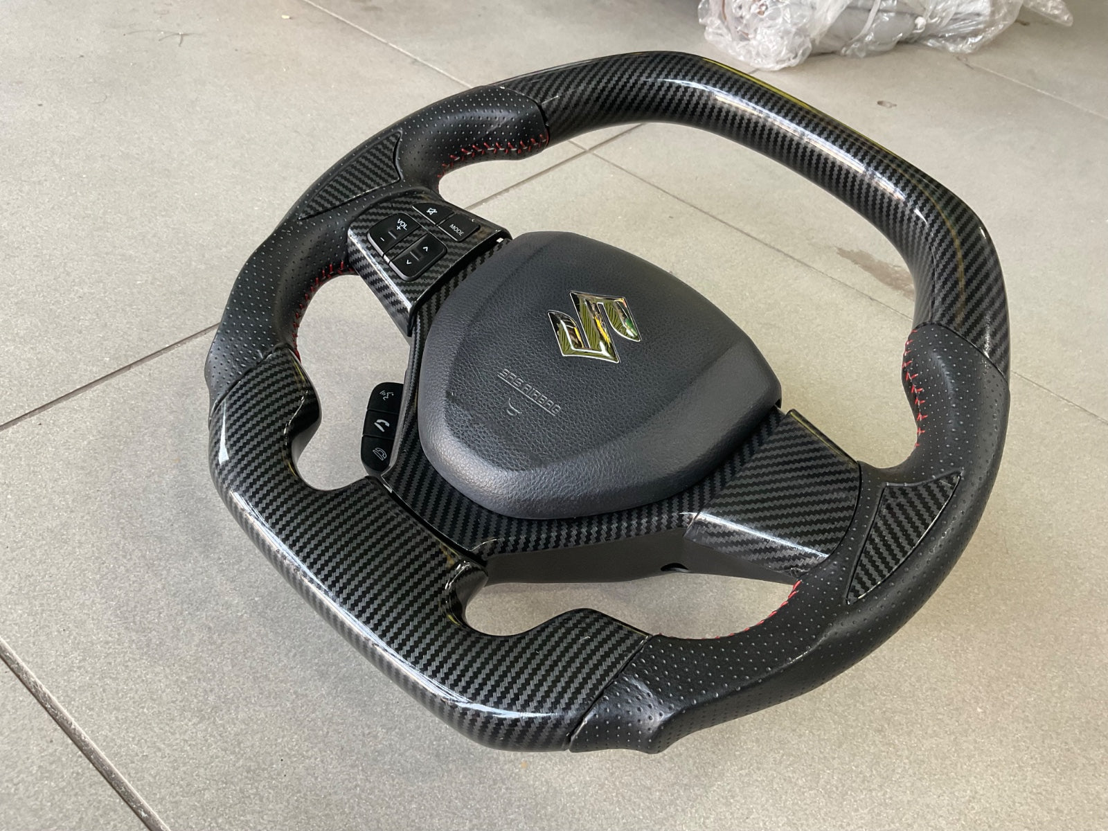 Suzuki Cultus 2018-2025 Carbon Fiber Multimedia Steering – Sporty & Functional