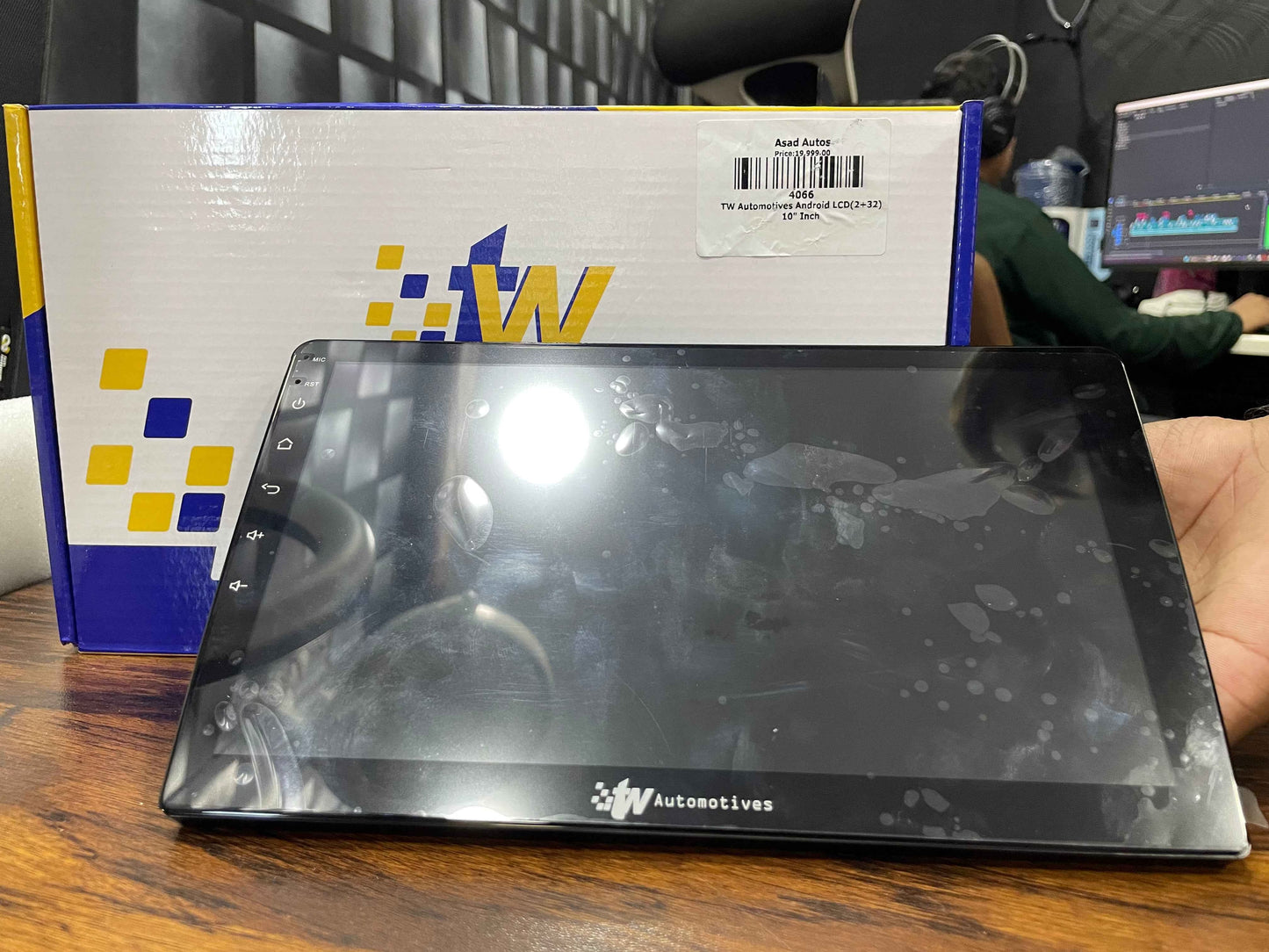 TW Automotives Android Panel LCD 10 Inch 2/32 GB – Smart Car Multimedia System with GPS & Bluetooth