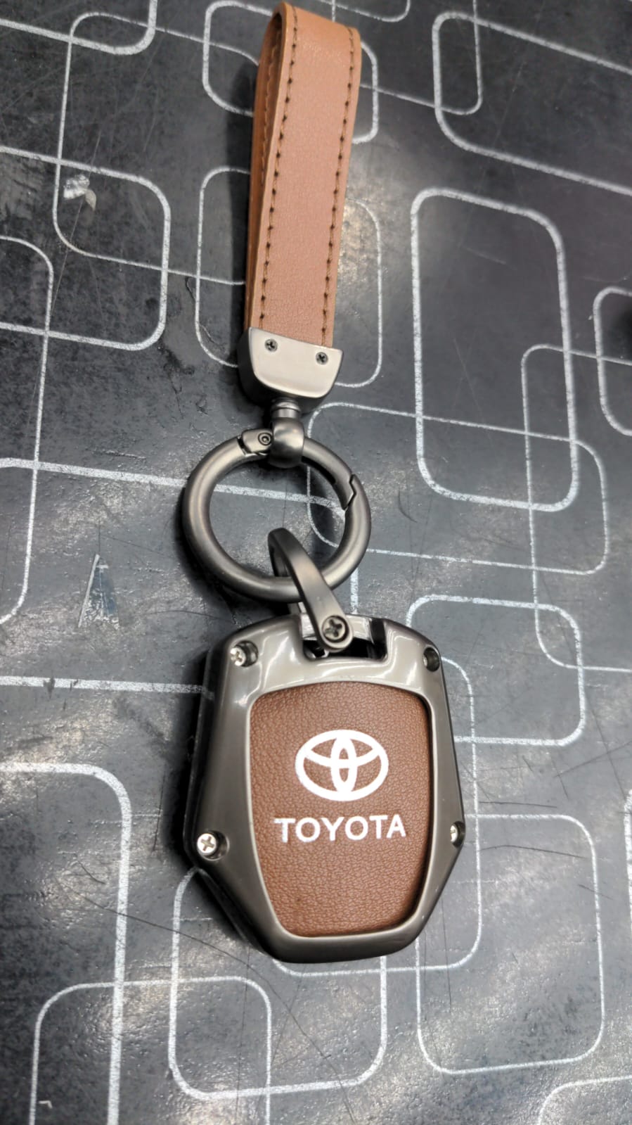 Toyota Leather Key Cover – A sleek and durable accessory designed to protect and enhance your Toyota key.
