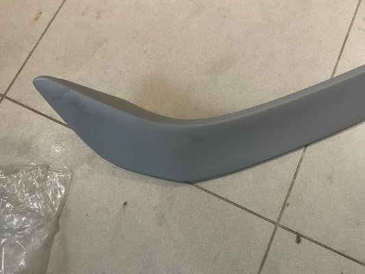 Universal Fiber Spoiler – Sporty Rear Wing for All Car Models

