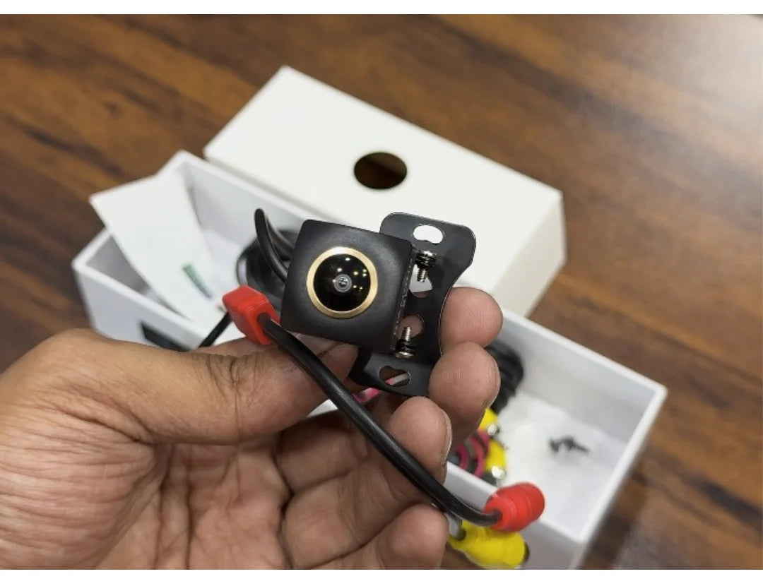 Universal car rear view reverse camera 2K Diamond Series, waterproof 1080p FHD with 170° wide-angle lens for parking and reversing.