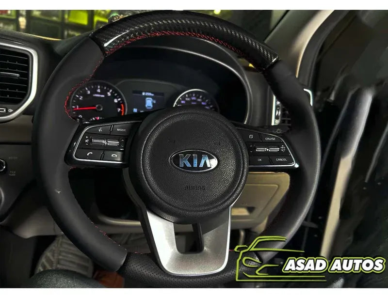 Premium bespoke steering cover in carbon fiber for Kia Sportage
