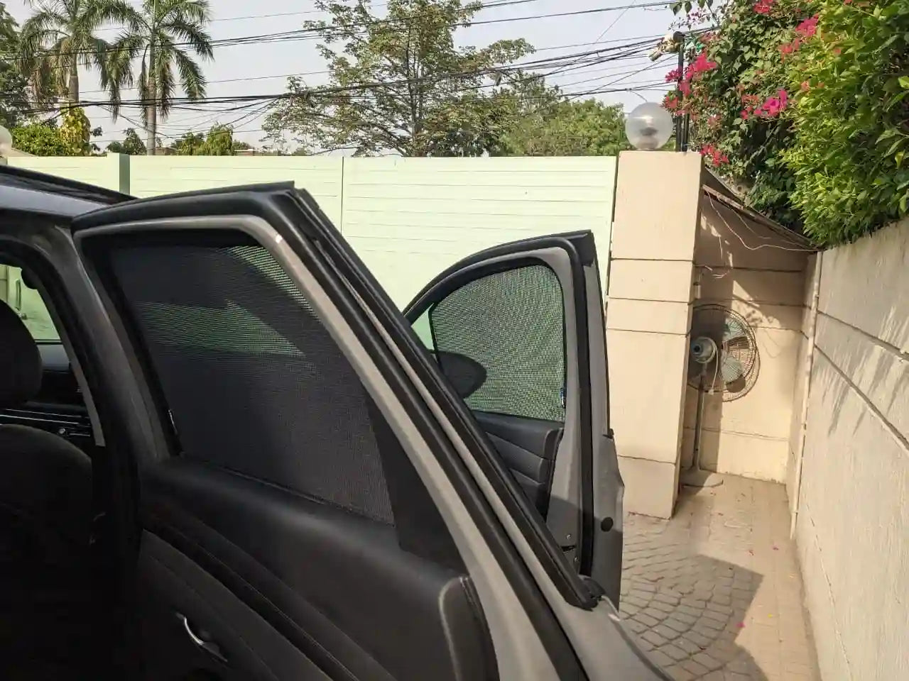 QS QuikSlide window sun shades installed on Hyundai Tucson HEV 2025-2026 side window